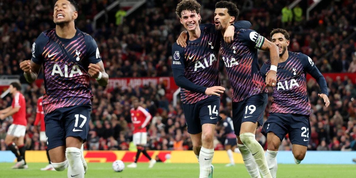 L'Arsenal vince in rimonta. Manita Chelsea, il Tottenham di De Zerbi beffa lo United nel finale