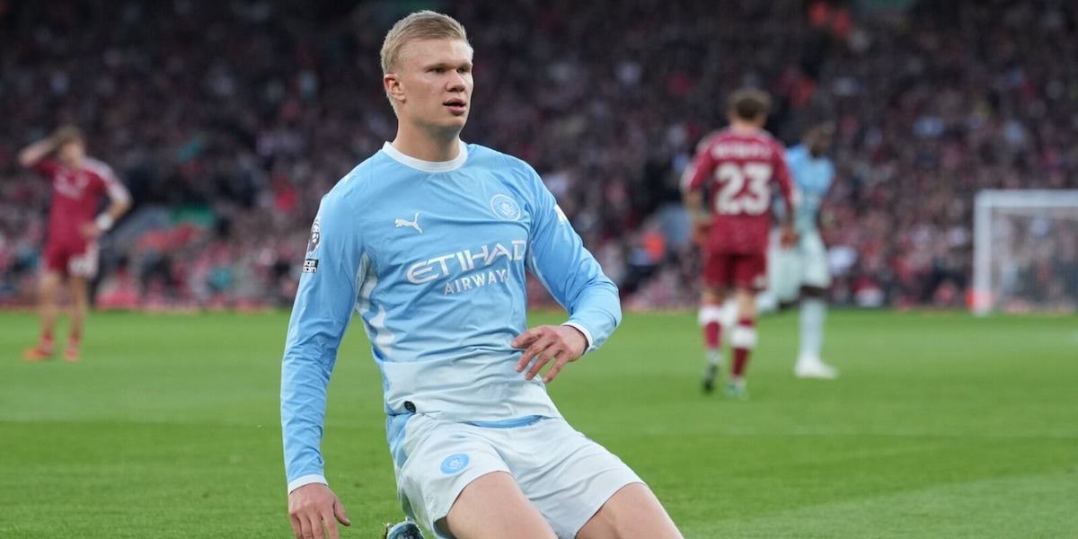 City perentorio, 3-0 a Liverpool. La Kop canta: "Retrocedete"