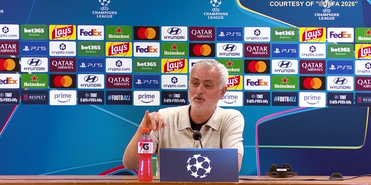 Mourinho avvisa: "Occhio ai tassisti, molti sono della Lazio..."