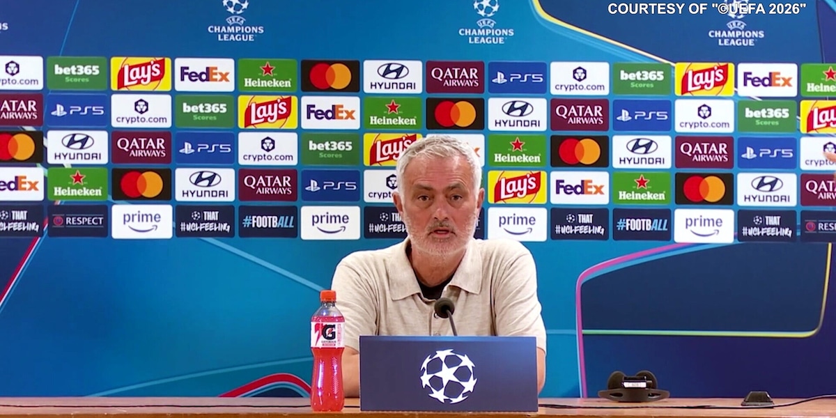 Mourinho: "Arbitro di sabato con il Villarreal? Basta vedere il primo minuto..."