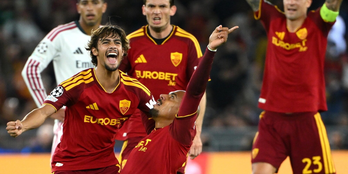 Show olandese all'Olimpico, ma non basta alla Roma: De Roon e doppio Malen, poi si scatena il Real