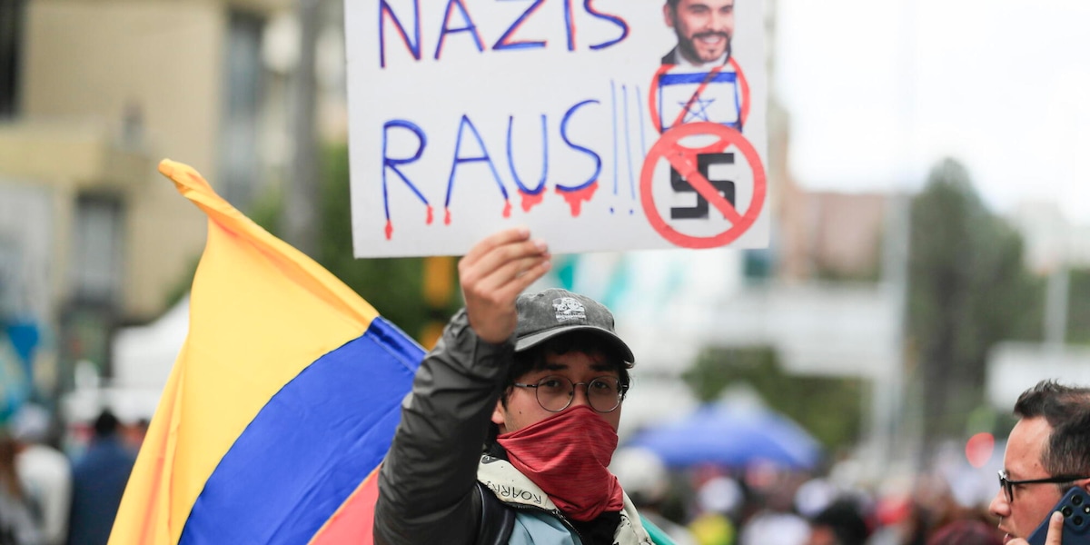Migliaia in piazza contro il governo di destra in varie città della Colombia