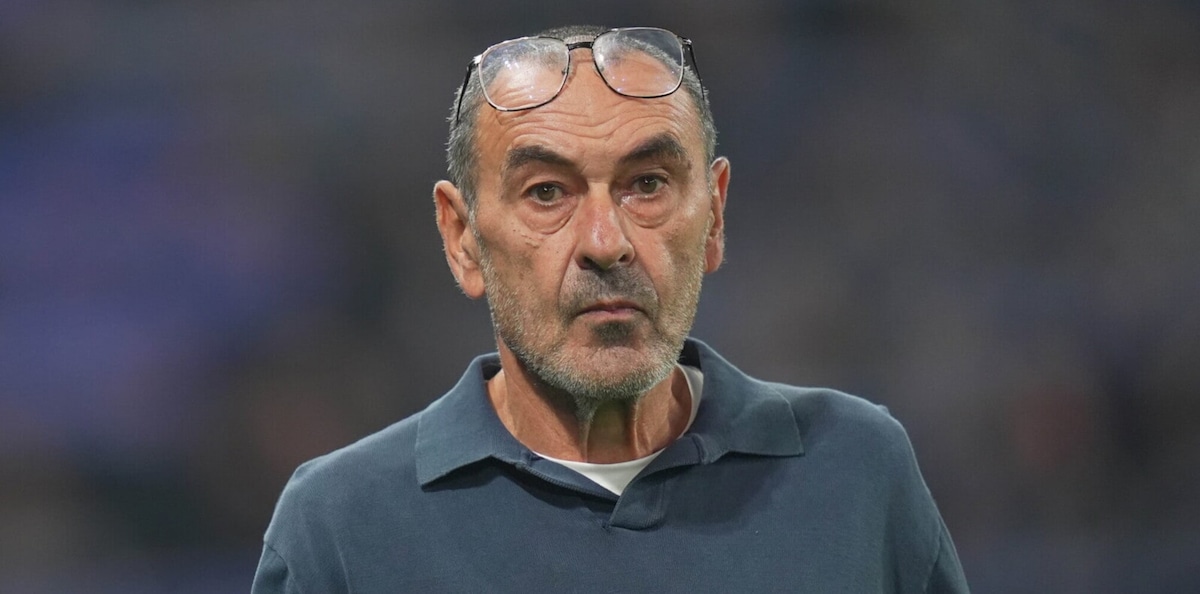 Sarri all'attacco: "Calendario assurdo. Da esposto a Uefa e Fifa, l'Assocalciatori non dice niente"