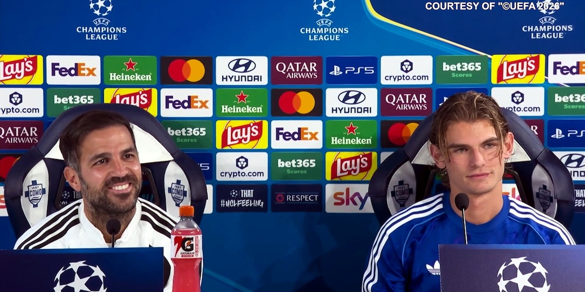 Fabregas scherza: "Domani c'è Douvikas ma il portiere non lo dico"