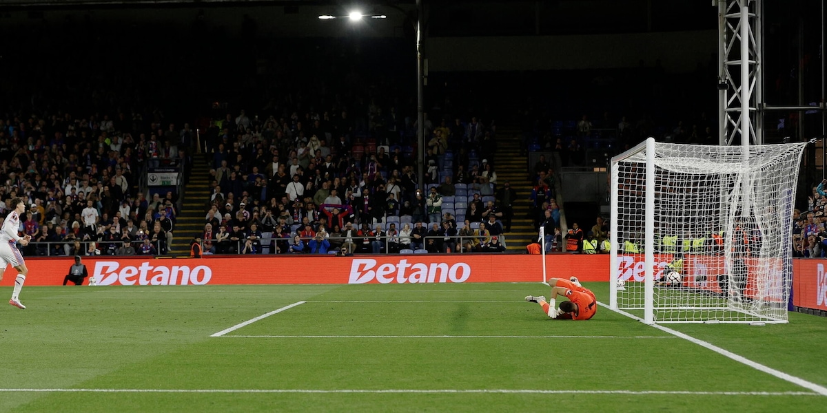 Calcio: animalisti chiedono al Crystal Palace di rinunciare all'aquila