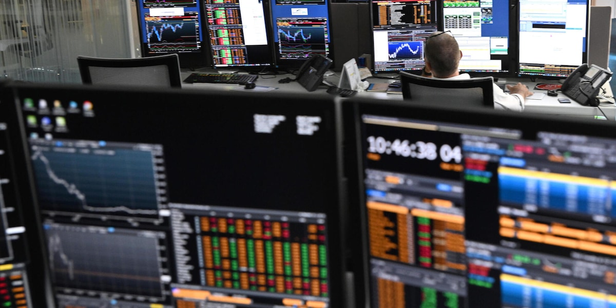 Borsa: l'Europa è in negativo in avvio, pesano tech e petrolio