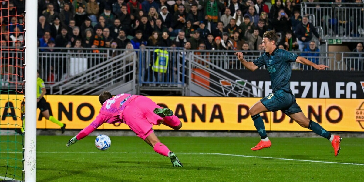 LIVE Venezia-Inter: segui la sfida in tempo reale, annullato un gol a Lauberbach