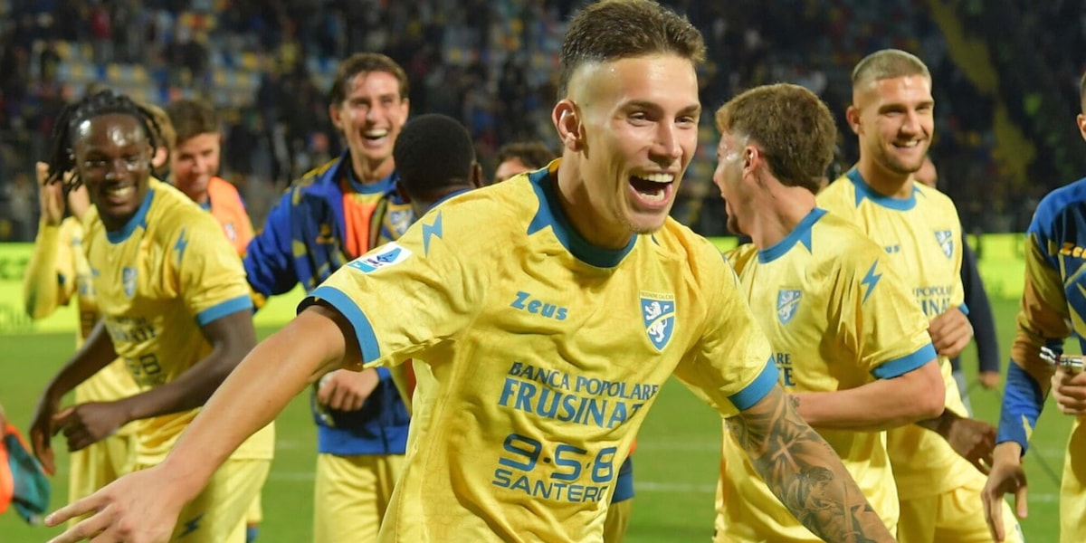 Fantastico Frosinone, che manita al Lecce: Raimondo e Birligea show, Alvini vola a -1 dal Milan!