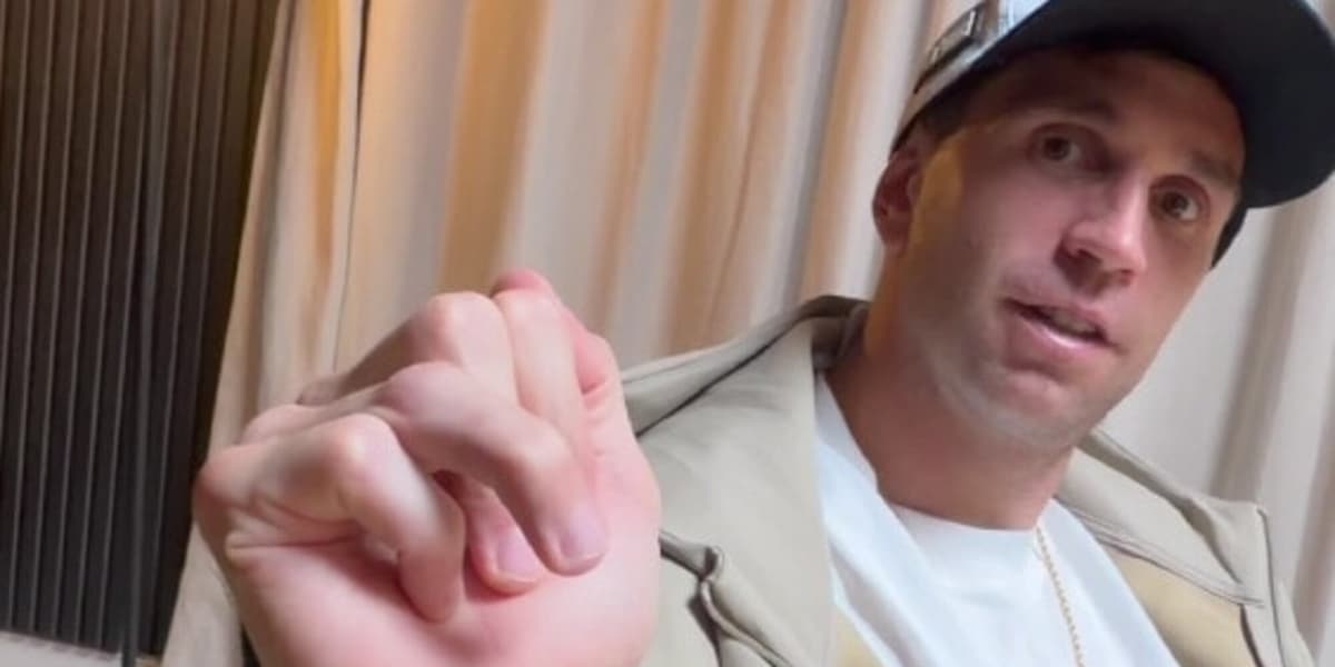 Dibu Martinez, gli scatti shock: la mano non si chiude, "Ho perso la Juve per questo"