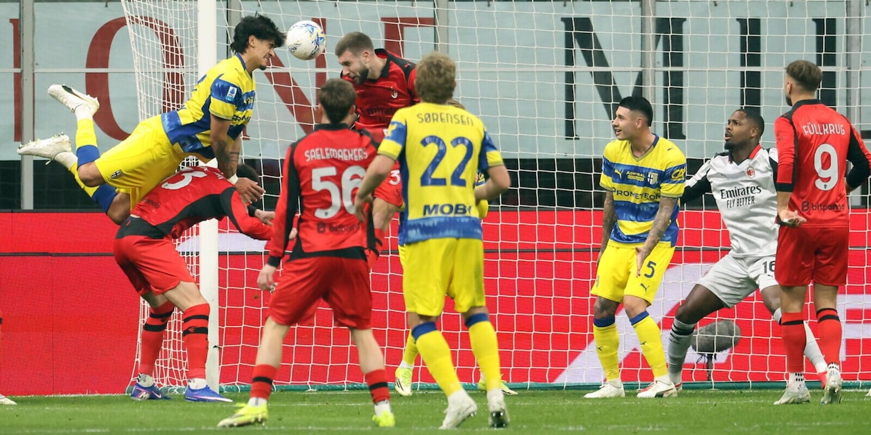 Milan ko a San Siro: Troilo gol, Piccinini convalida col Var. Fuga Inter, Chivu a +10 su Allegri!