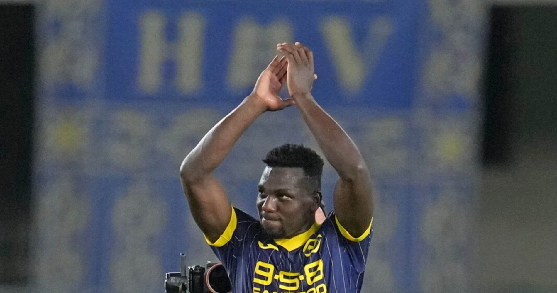 Mosquera show, il Verona si prende il derby. Sudtirol, che poker ad Arezzo!