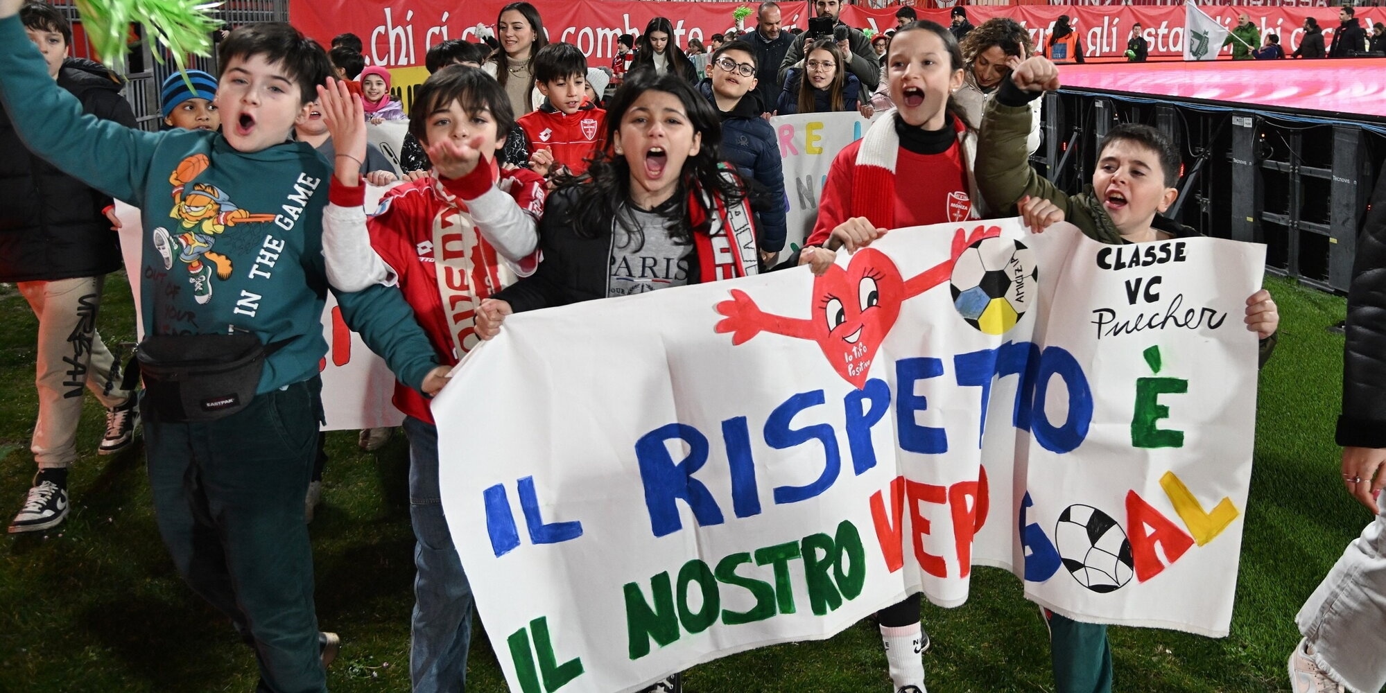 Elég volt a stadionbeli szitkokból: a monzai kis szurkolók Franciaországban is példává váltak
