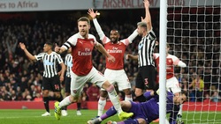Ramsey e Lacazette trascinano l'Arsenal alla vittoria