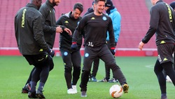 Napoli, torello all'Emirates: Mertens protagonista