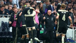 L'Ajax non si ferma più: Van de Beek stende il Tottenham