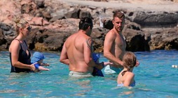 Ramsey sotto il sole di Ibiza: prima la vacanza, poi la Juve