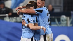 Disastro Ospina, Napoli ko: la Lazio trova la decima vittoria di fila