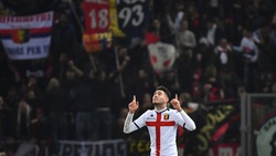 Sanabria, slalom da applausi: tris Genoa al Bologna