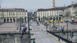 Coronavirus, le strade di Torino sono deserte