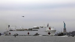 Coronavirus, a New York è arrivata la nave ospedale
