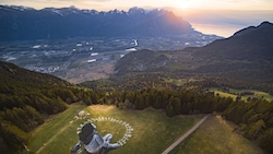 Coronavirus, sulle Alpi l'emozionante Land Art "Beyond Crisis"