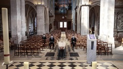 Coronavirus, funerali in Francia con le chiese vuote