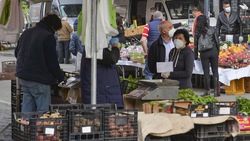 Coronavirus, Milano verso la normalità: riaperti i mercati rionali