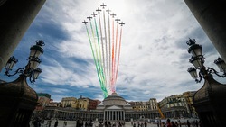 Lo spettacolo delle Frecce Tricolori a Napoli