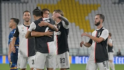 Juve, abbraccio Dybala-Ronaldo: che poker al Lecce!