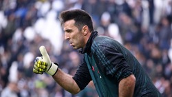 Buffon supera Maldini: è il calciatore con più presenze in Serie A!