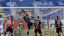 Super Cragno, un punto a testa per Cagliari e Lecce