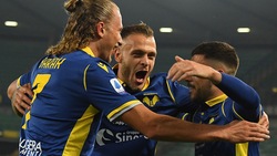 Barak trascina il Verona con due gol, il Benevento di Inzaghi va ko