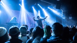 Covid, folla a un concerto: a Wuhan riprende la vita normale