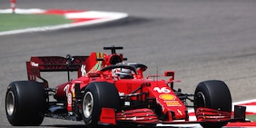 Test Bahrain 2021, Leclerc in pista con la Ferrari SF21