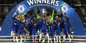 Chelsea campione d’Europa, Azpilicueta alza la Champions League