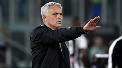 Roma, Mourinho: "In Europa ci sono proprietà pazze. Pellegrini? Espulsione ingiusta"