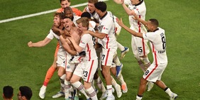Borré show, Ramsey flop: Rangers ko, Europa League all'Eintracht