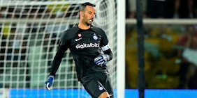 Inter, Handanovic nel mirino dei tifosi: vogliono Onana