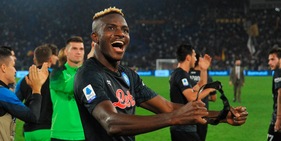 Osimhen, quanto brilla l’oro di Napoli
