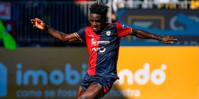 Torino, occhi su Luvumbo: ecco chi è il “cavallo maluco” che fa sognare Cagliari