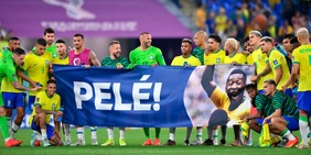 Il Brasile omaggia Pelé: lo striscione dedicato a O Rei