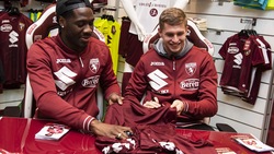 Toro, Aina e Zima al Torino Store