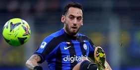 Inter: Calhanoglu spinge Brozovic al Barça. Incastro per Kessie