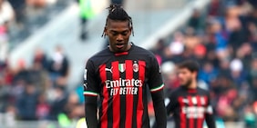 Milan, bivio Leao: dentro o fuori. Giroud rinnova