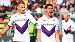 Mandragora trascina la Fiorentina a Cremona, pari tra Verona e Monza