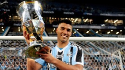Suarez, vi ricordate il Pistolero? Alza trofei col Gremio a Porto Alegre