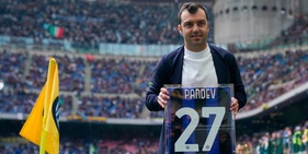 Inter-Lazio, il doppio ex e l'eroe del Triplete premiato: emozione Pandev