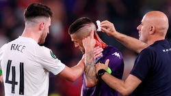 Biraghi di sangue, caos in Fiorentina-West Ham: colpito alla testa