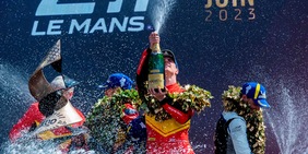 24 Ore Le Mans: la Ferrari trionfa, che gioia sul podio!