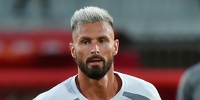 Giroud è ancora solo: l’identikit porta a un centravanti di prospettiva